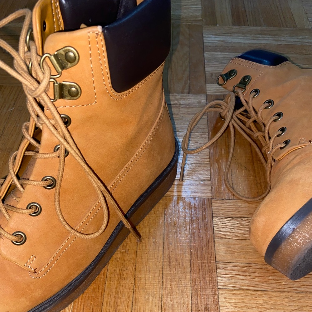 WOMEN’S FALL BOOTS - MIA - TAN - SIZE 8 - ANKLE BOOTS - BOOTIES